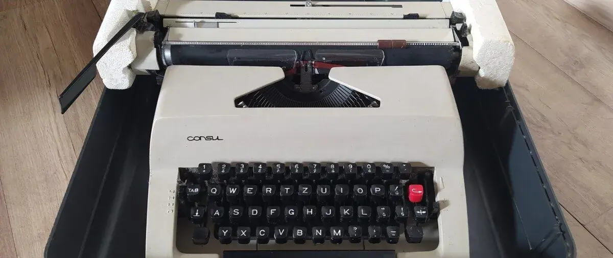 Psací stroj Consul