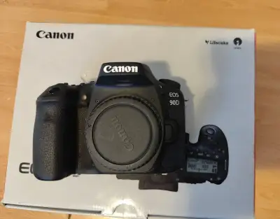 Canon EOS 90D