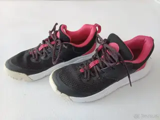 Tenisky šněrovací Decathlon Playful Fast vel. 36 👟