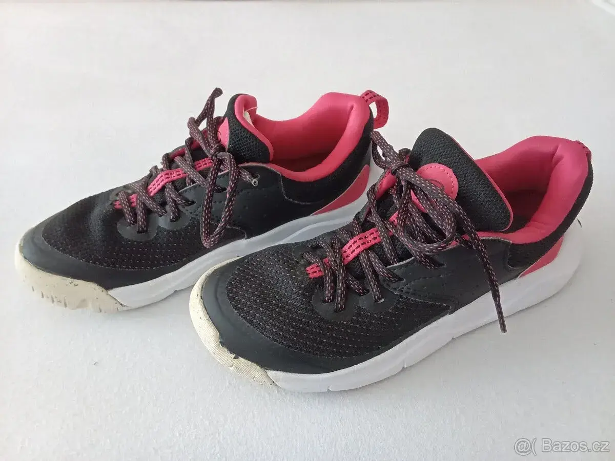 Tenisky šněrovací Decathlon Playful Fast vel. 36 👟