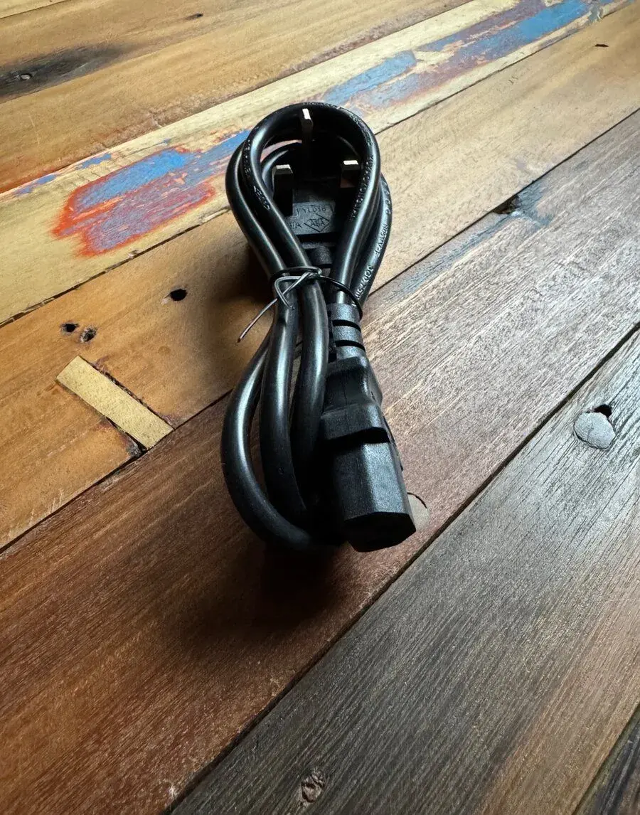 zdrojový kabel Am. zásuvka