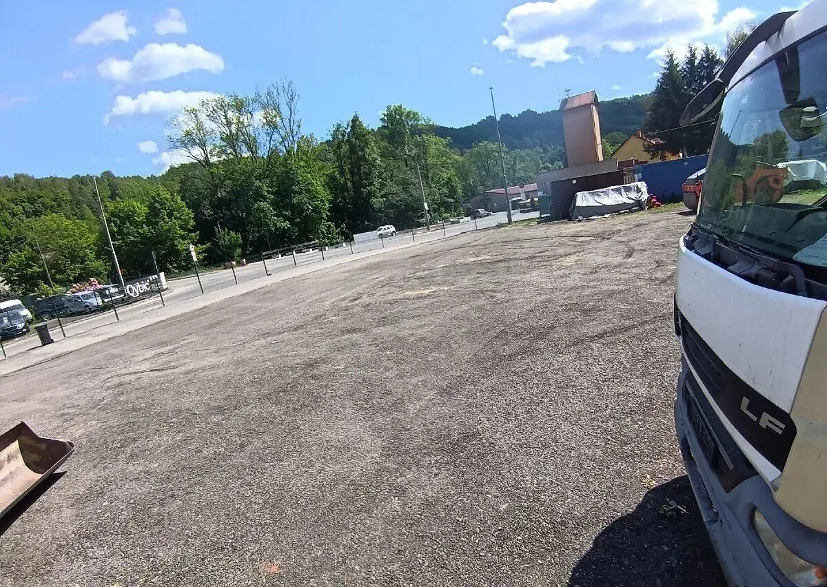 Plocha pronájem blízko 1/10 BAZAR, DEPO