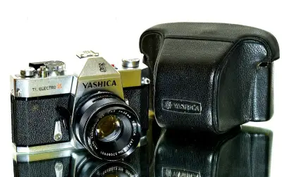 Yashica TL Electro X + Yashinon 1,7/50mm M42 po SERVISU