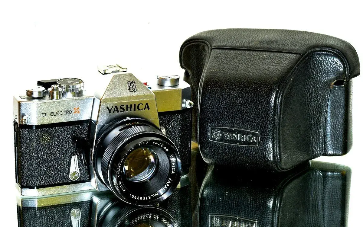Yashica TL Electro X + Yashinon 1,7/50mm M42 po SERVISU