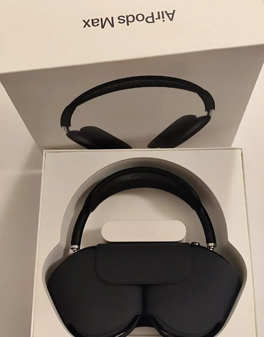 Rozbalené Apple AirPods Max 2 - temně inkoustové