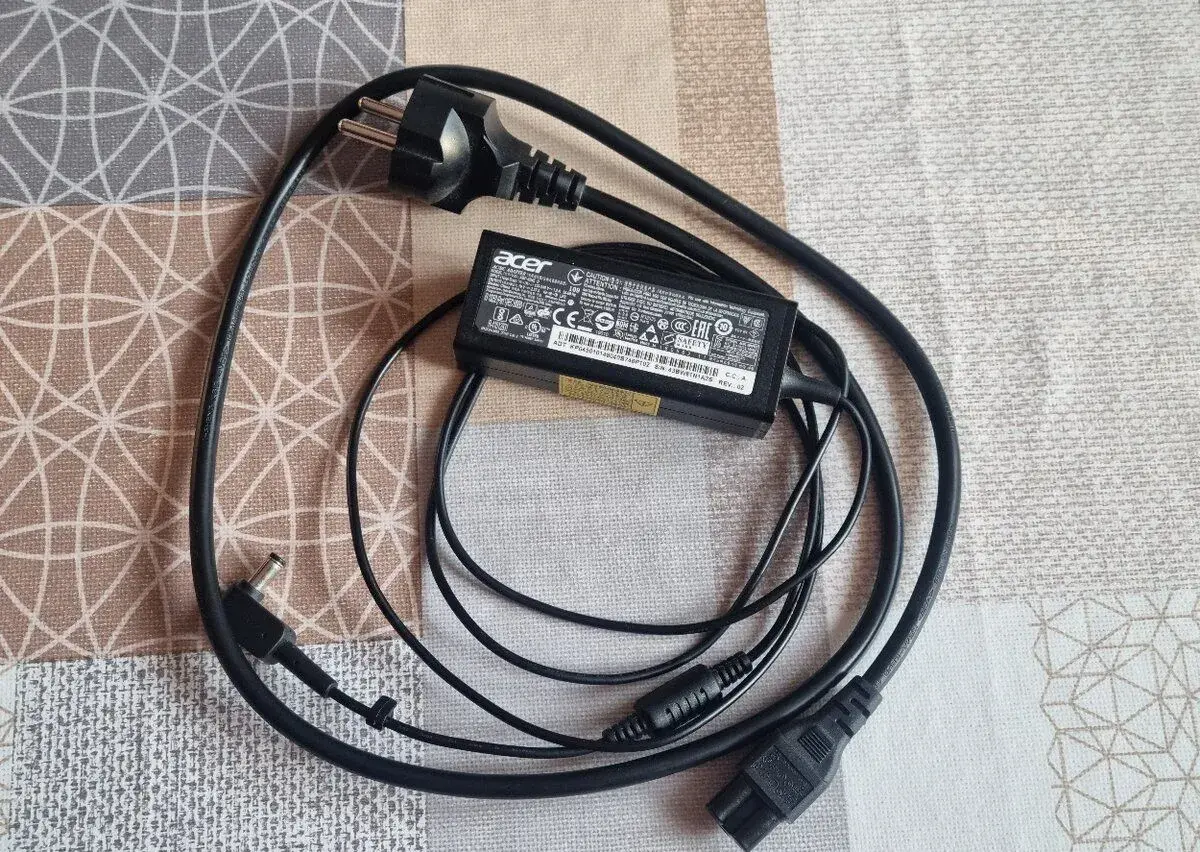 Nabíječka, zdroj originál k notebooku Acer