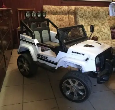 Dětský elektrický Jeep 4x4
