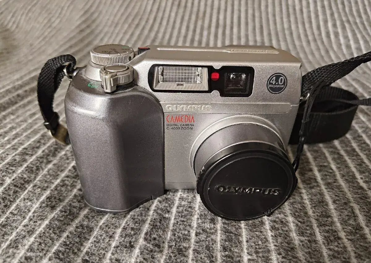 Olympus C-4000