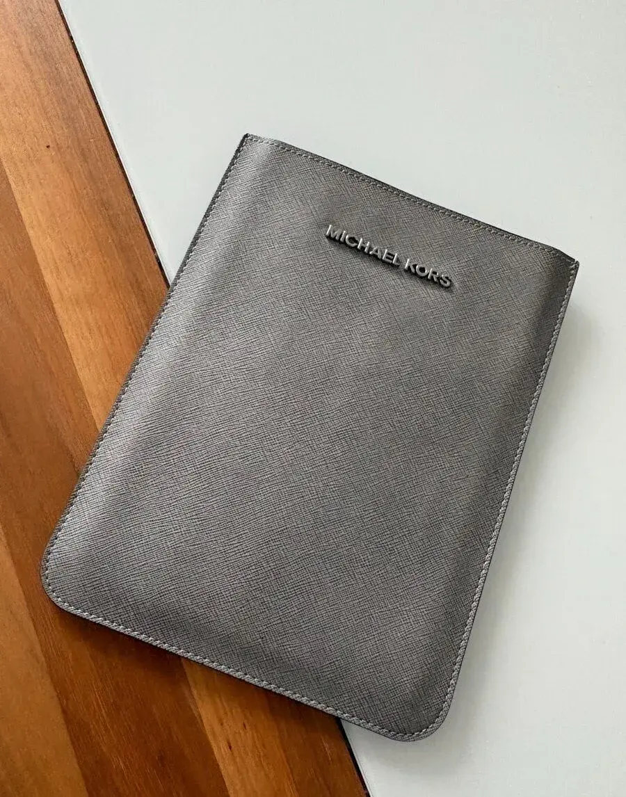 Kožené pouzdro na tablet Michael Kors
