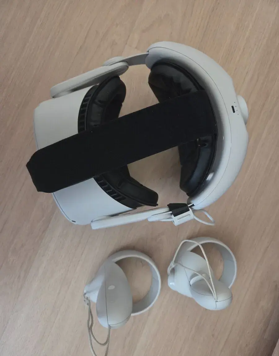 Meta Quest 2 128GB + Kiwi strap – jako nový