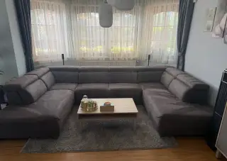 Sedací souprava s elektrickým posuvem