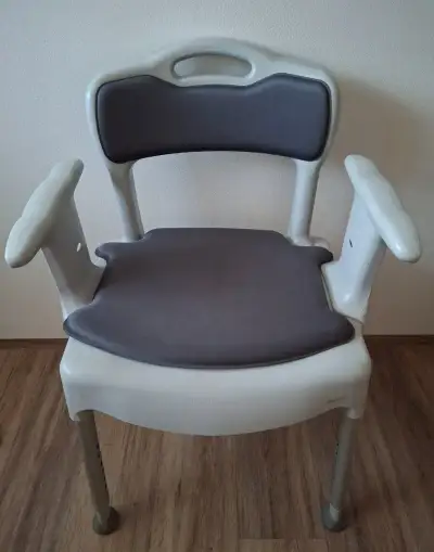 WC křeslo pro seniory