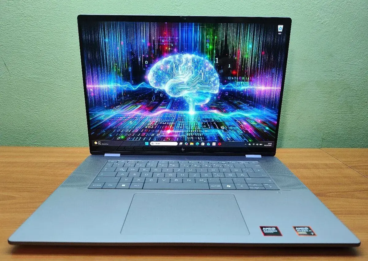 Hp OmniBook X Flip 16,R7 Al,32gb-7500MHz,2,8K Oled-DOTYKOVÝ