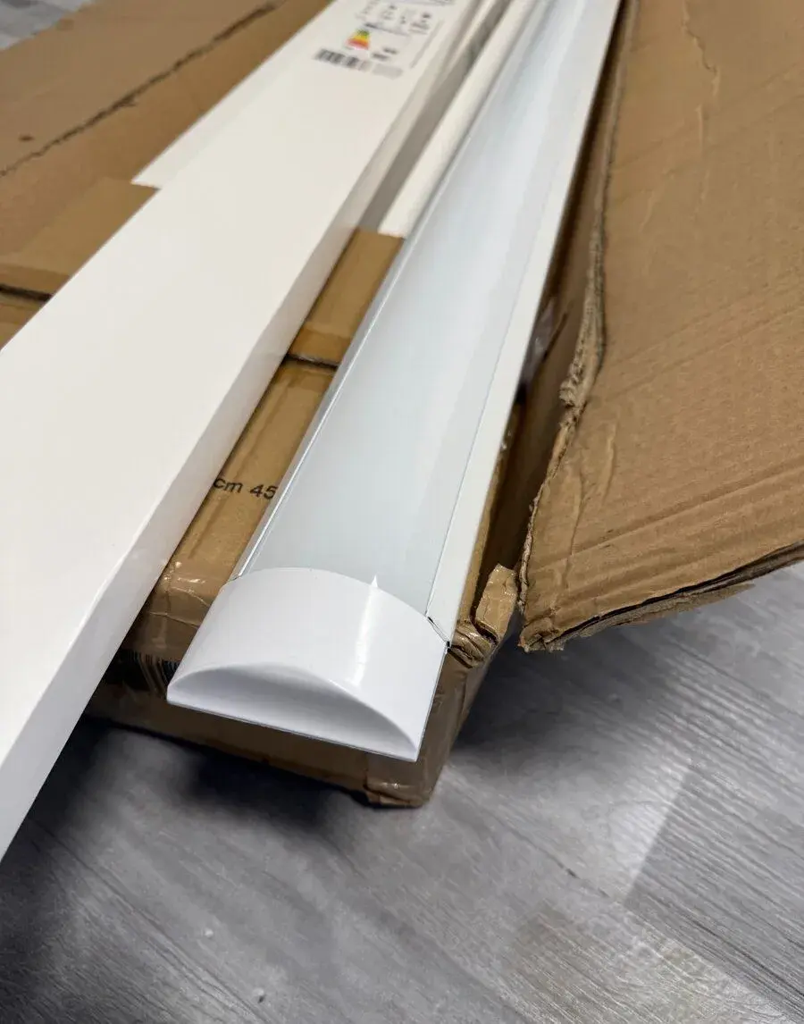 LED svítidla EcoPlanet MARS 150 cm NOVÉ – 9 ks