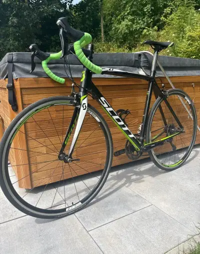 Silniční kolo Scott CR1 20 – karbon, Shimano 105, vel. 56/L