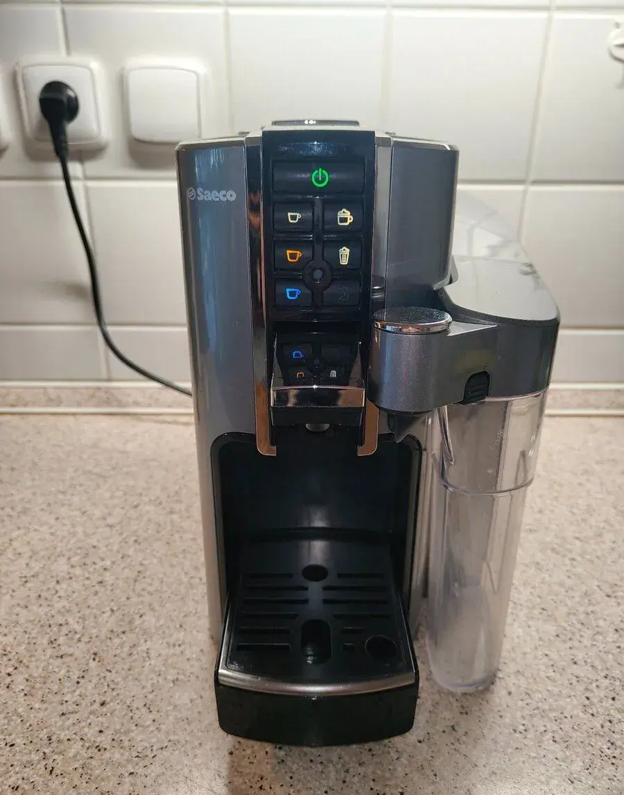Kapslový kávovar Tchibo Cafissimo LATTE Saeco