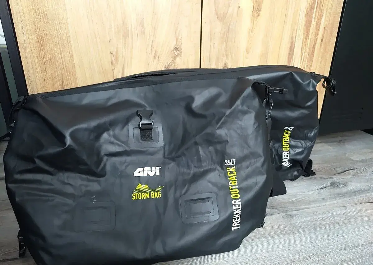 Vodotěsné vnitřní tašky Givi Trekker Outback 35 l – 2 kusy