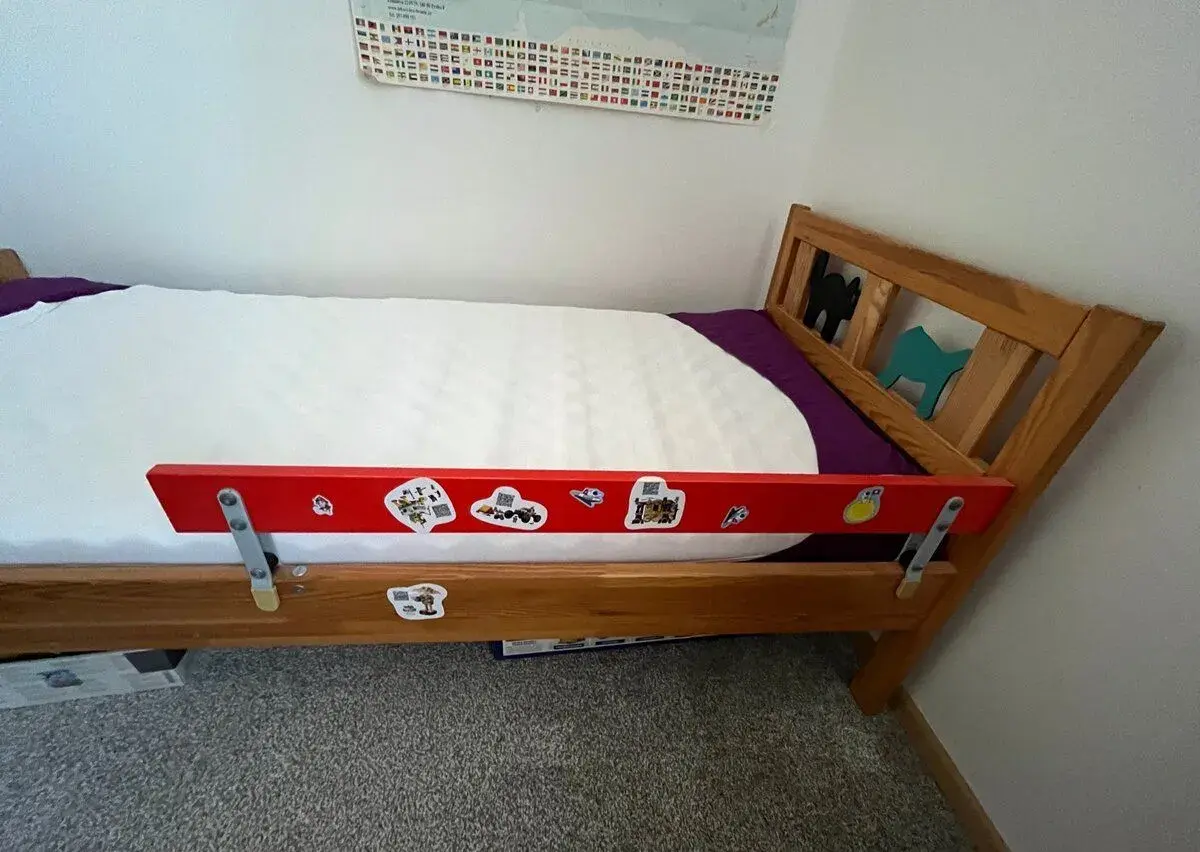 Dětská ikea postel s matraci a roštem