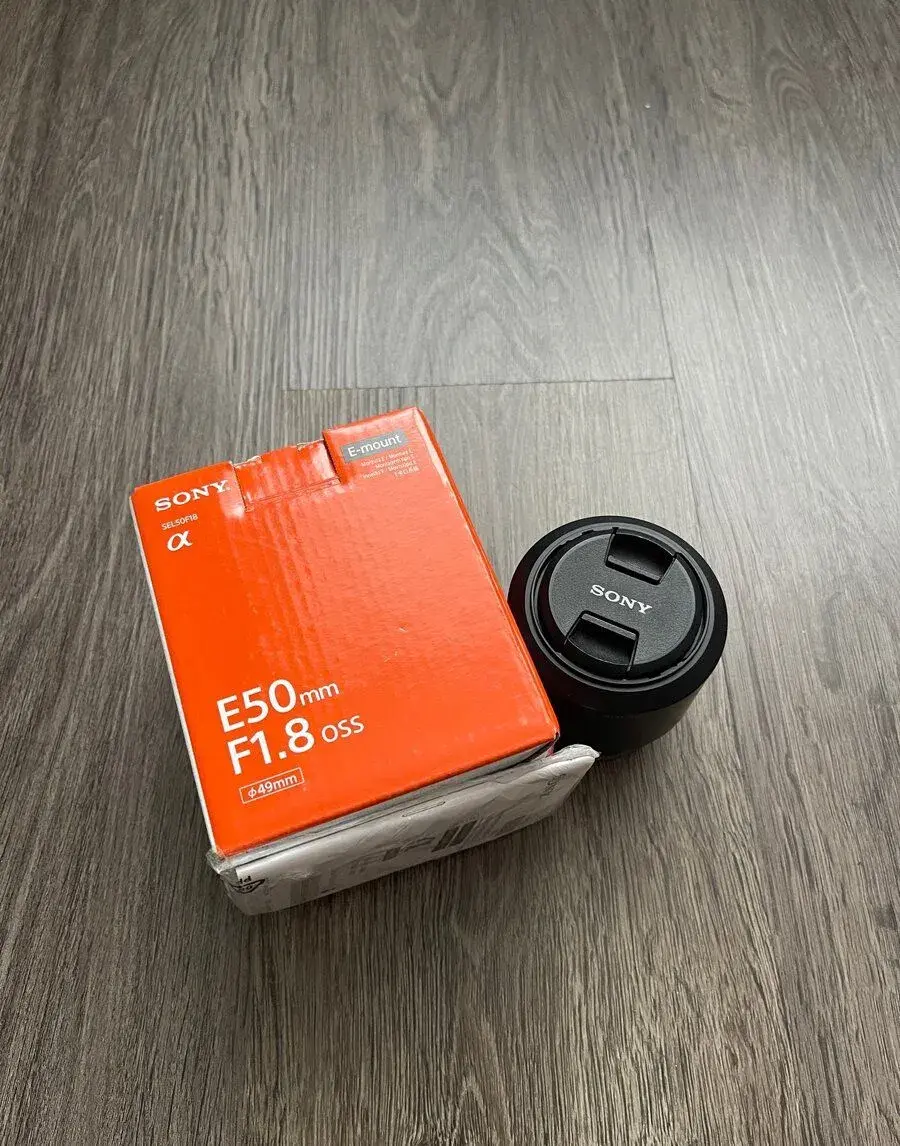 Sony E 50 mm f/1.8 OSS – stav (pro APS-C)