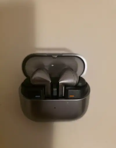 Samsung Galaxy Buds 3 Pro - stříbrné