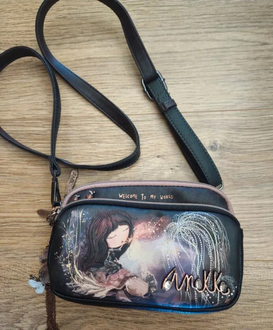 Dámská crossbody kabelka Dreamverse 39703-445 Anekke hnědá