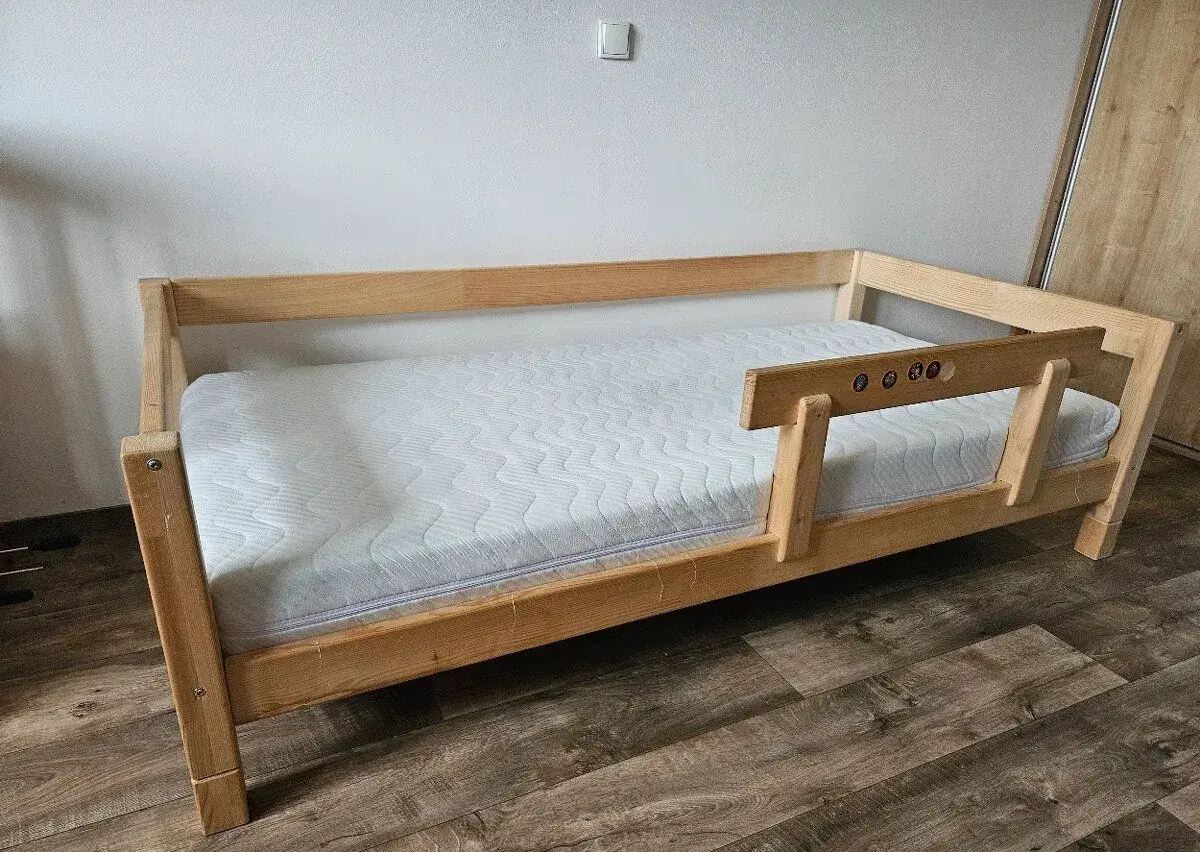 Dětská postel