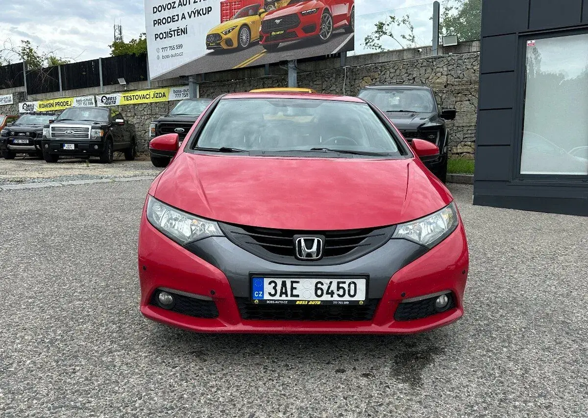 Honda Civic – 2012, 211 000 km