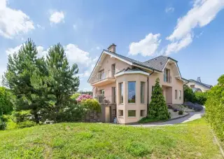 Pronájem rodinného domu 7+kk 450 m2 wellness, bazén, sauna,