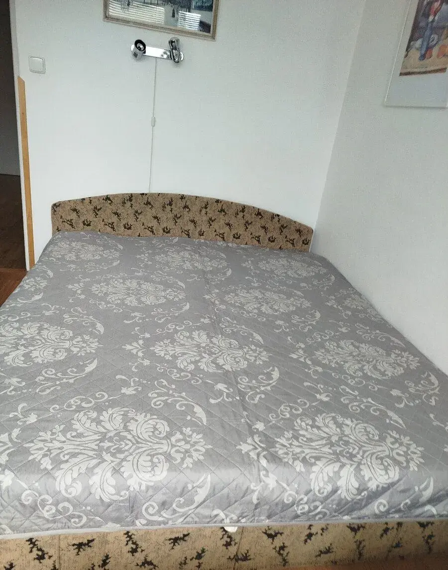 Manželská postel, dvojlůžko