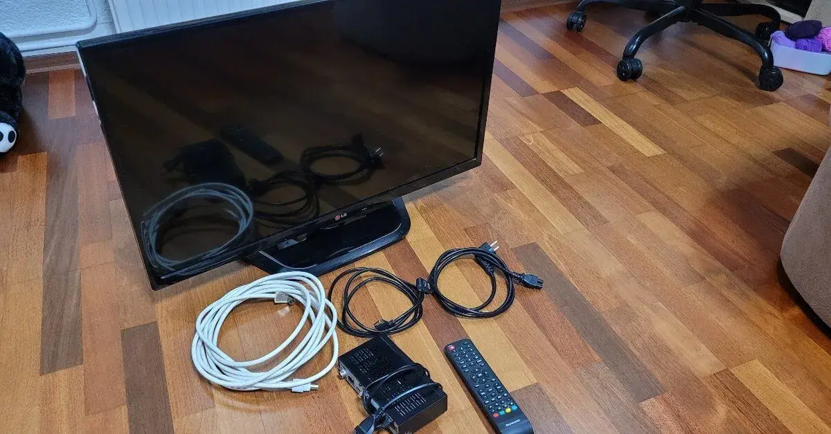 Televize Full HD 32" 82 cm + set-top box DVB-T2