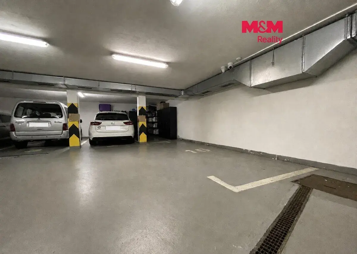 Prodej garážového stání, 11 m², Praha 5 - Košíře, ul. Tůmova