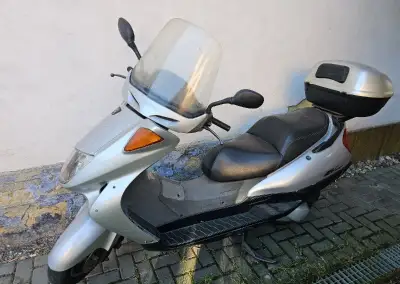 Skútr Peugeot SV250 (Honda Foresight)