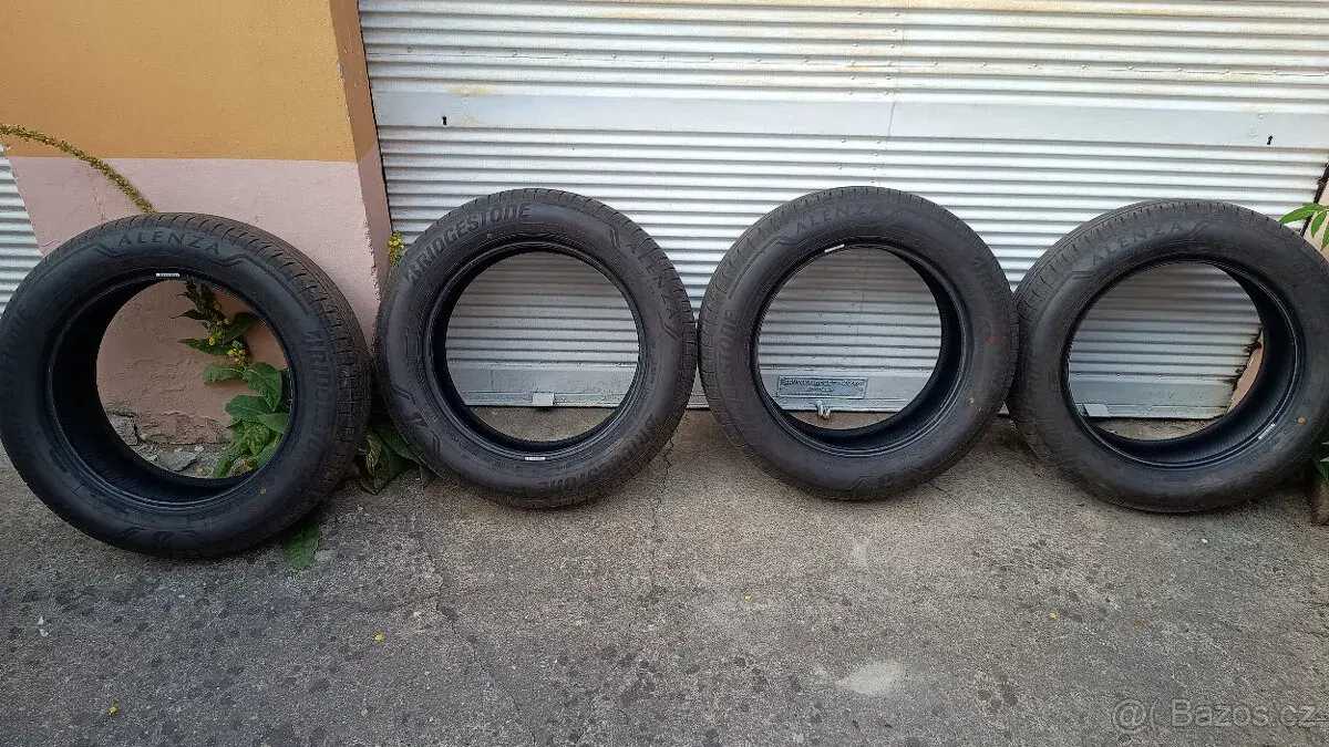 Letní pneu Bridgestone Alenza 225/60 R18 100V - téměř nejeté