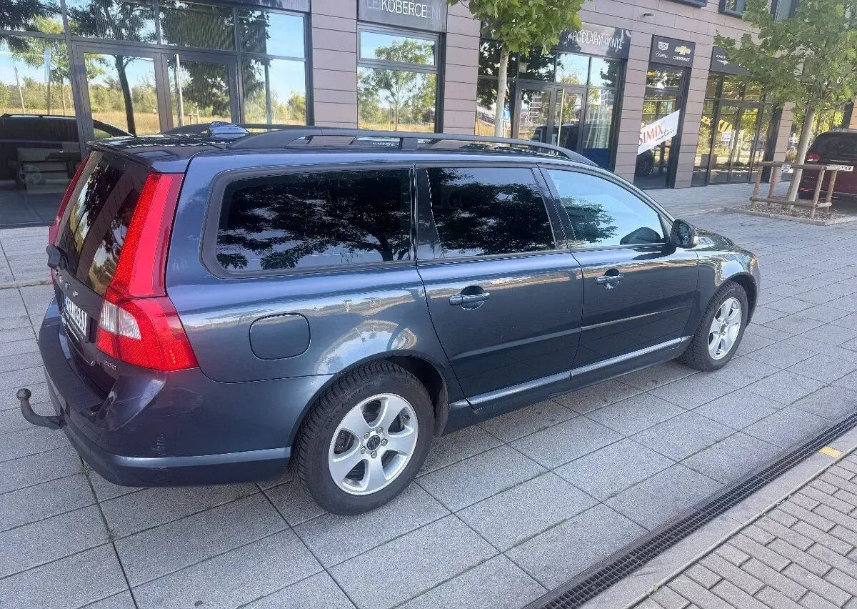 V70 SERVIS, NOVÉ PNEU, GARÁŽOVÁNO