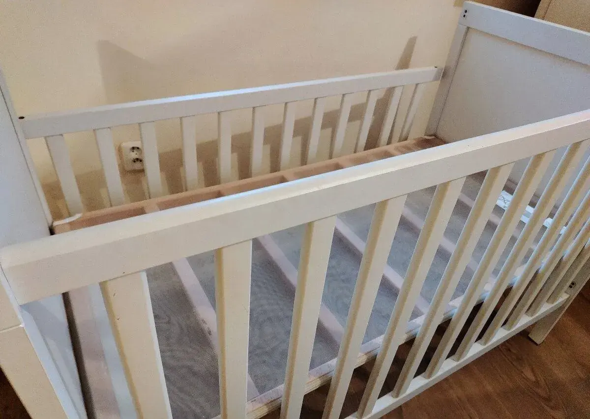 Dětská postýlka IKEA SUNDVIK (bílá)