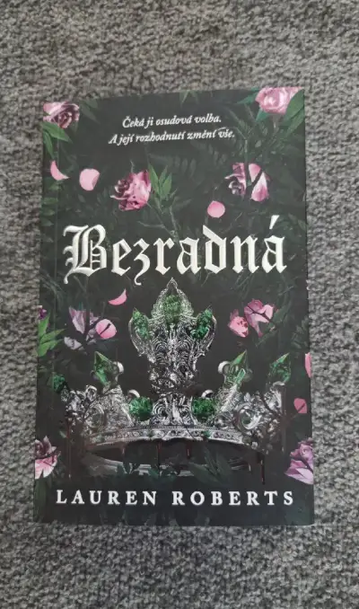 Kniha Bezradná - Lauren Roberts