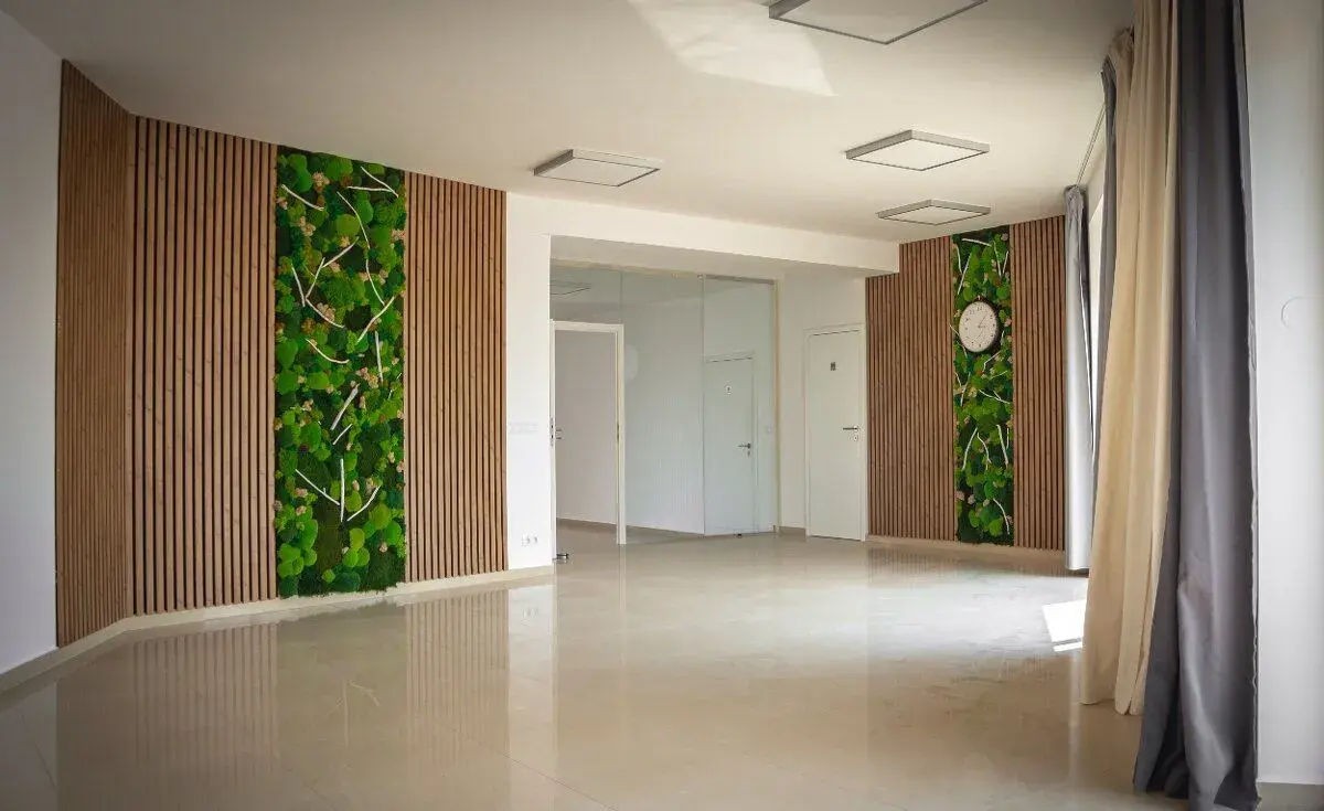 Atraktivní komerční prostory 91,8 m² + venkovní plocha 45 m²