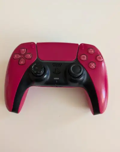 PS5 DualSense ovladač červený – vadná levá páčka / na opravu