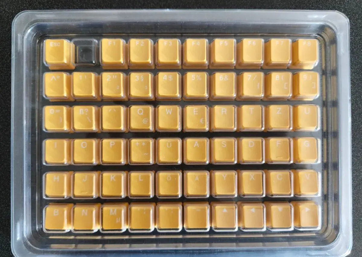 109ks náhradní klávesy / keycaps Ducky Yellow ISO 100%