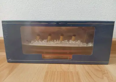 Sběratelský model loď RMS TITANIC 1:1250