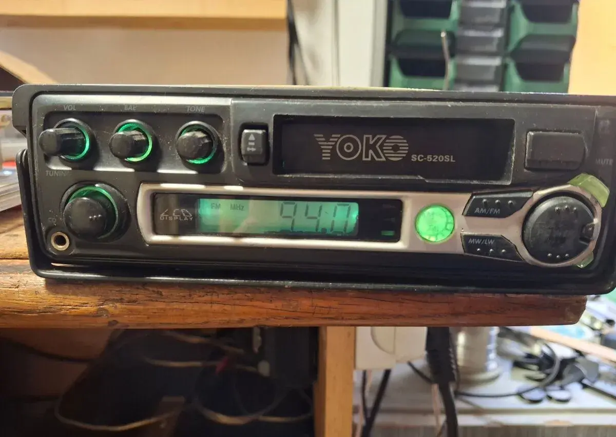 YOKO SC-520SL - retro autorádio - AM, FM, kazety