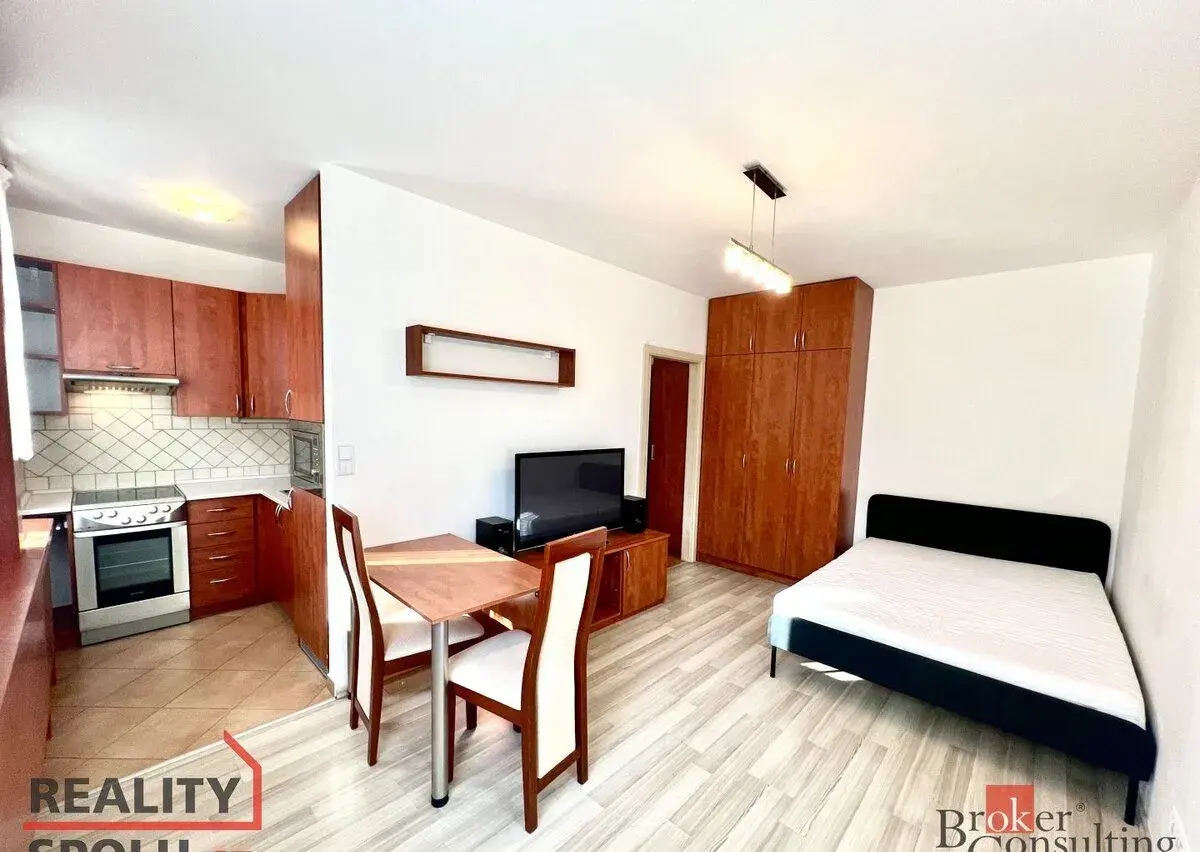 Pronájem, byty/1+1, 24 m2, Charkovská 1246/5, Poruba, 70800