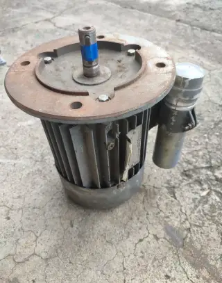 Elektromotor 0.75 kW 2800 ot./min. jednofázový 220 V