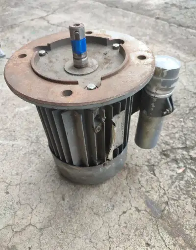 Elektromotor 0.75 kW 2800 ot./min. jednofázový 220 V