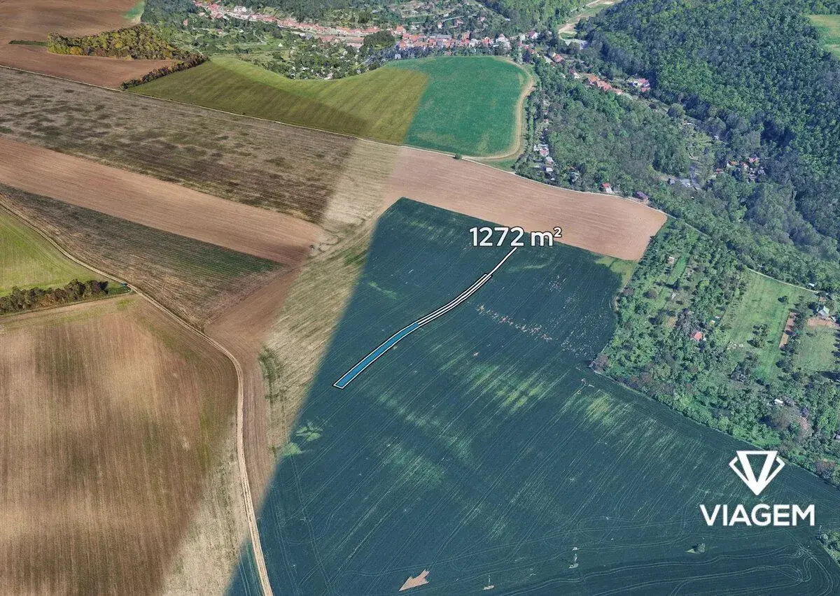 Pole 1 272 m², Podíl 50 % o výměře 636 m²