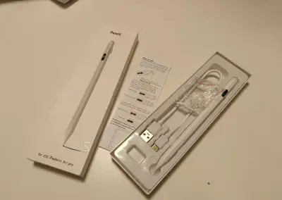 Stylus / pero pro iPad (2018 a novější), s displejem baterie
