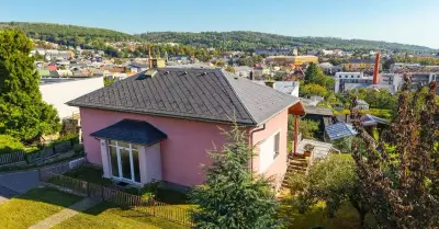 Dům 4+1 s atriem, garáží a zahradou, pozemek 820 m², Šternbe