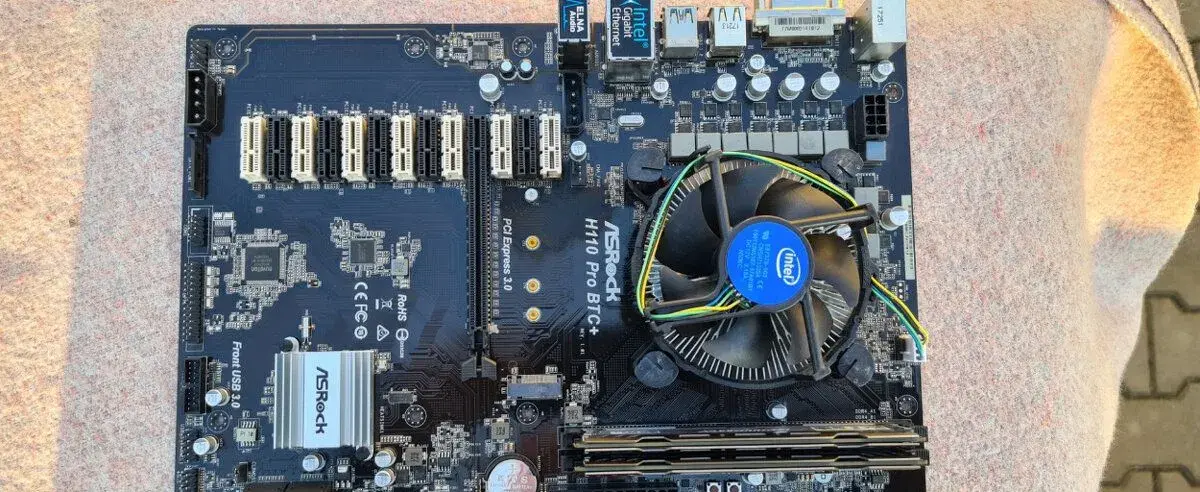 ASRock H110 PRO BTC+ Intel Pentium + DDR4