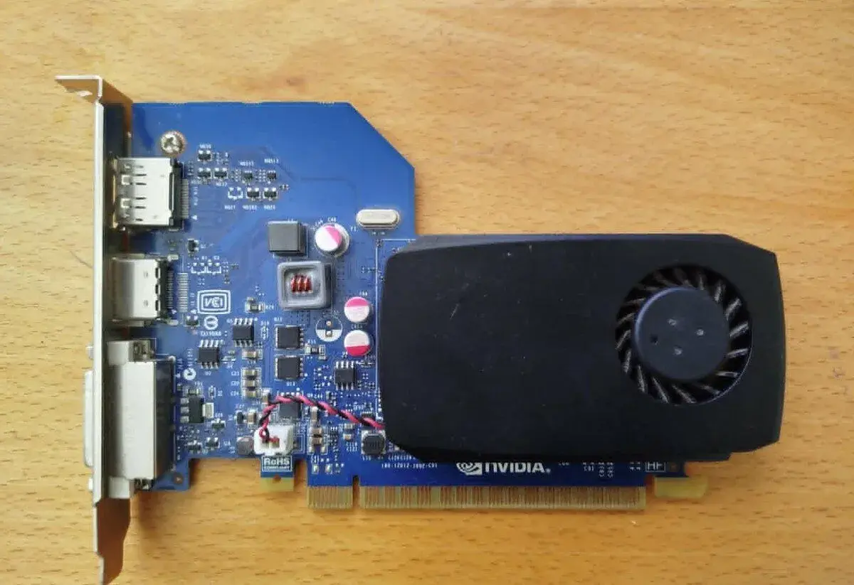 Nefunkční grafické karty PCI-E na díly / opravu