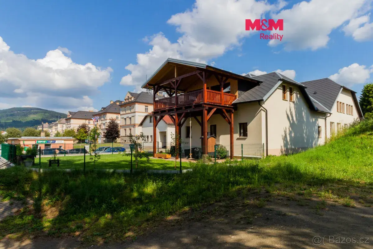 Prodej komerčního objektu, 1051 m2, Jeseník